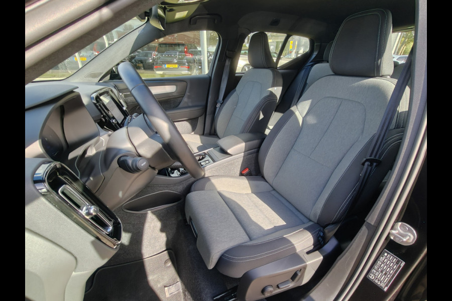 Volvo XC40 B4 198PK Plus Dark | BIIS | Trekhaak | H&K | Camera Achter | PDC V+A | ACC |