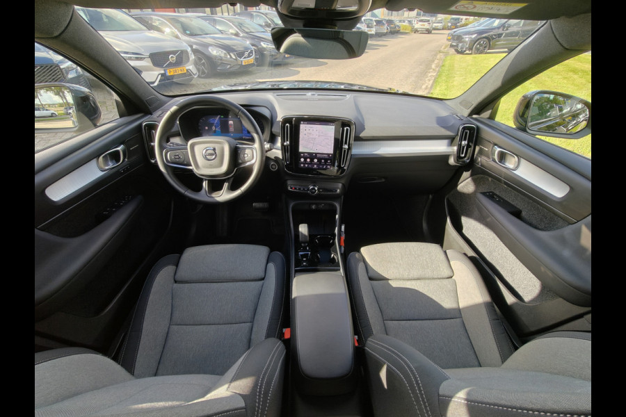 Volvo XC40 B4 198PK Plus Dark | BIIS | Trekhaak | H&K | Camera Achter | PDC V+A | ACC |