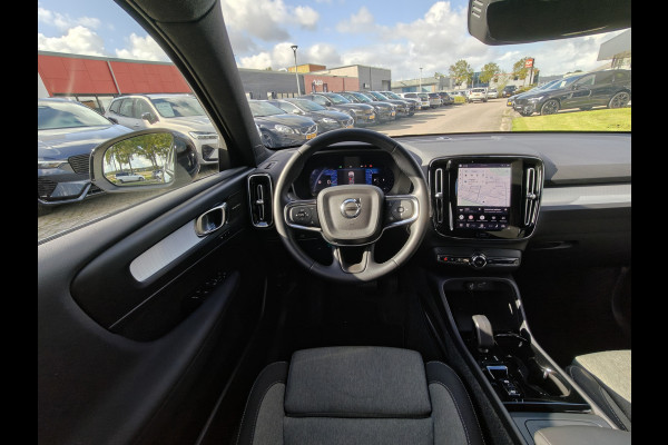 Volvo XC40 B4 198PK Plus Dark | BIIS | Trekhaak | H&K | Camera Achter | PDC V+A | ACC |
