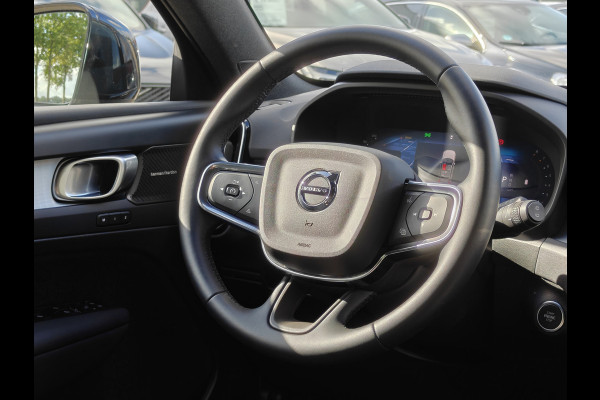Volvo XC40 B4 198PK Plus Dark | BIIS | Trekhaak | H&K | Camera Achter | PDC V+A | ACC |