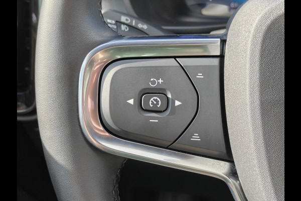 Volvo XC40 B4 198PK Plus Dark | BIIS | Trekhaak | H&K | Camera Achter | PDC V+A | ACC |