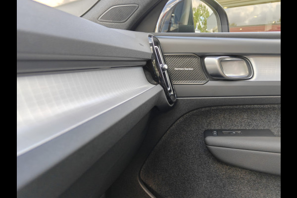 Volvo XC40 B4 198PK Plus Dark | BIIS | Trekhaak | H&K | Camera Achter | PDC V+A | ACC |