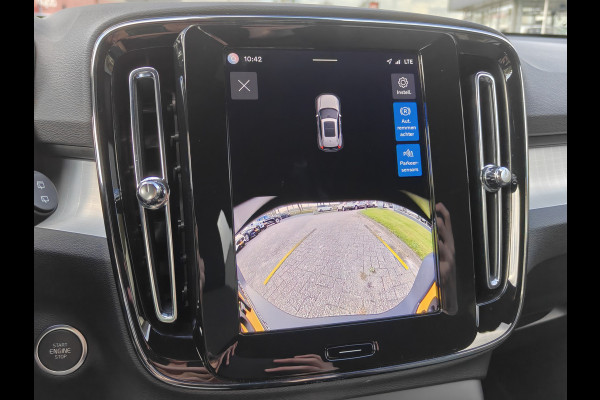 Volvo XC40 B4 198PK Plus Dark | BIIS | Trekhaak | H&K | Camera Achter | PDC V+A | ACC |