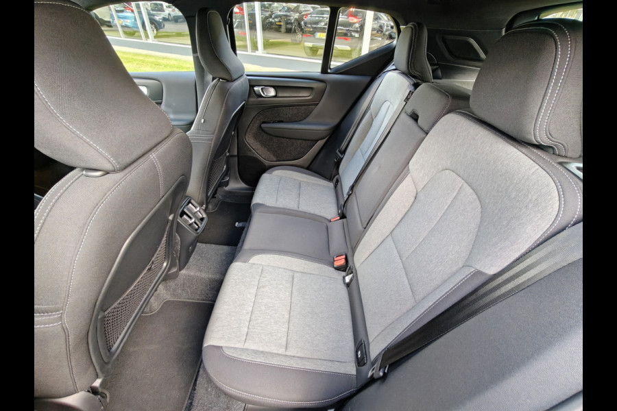 Volvo XC40 B4 198PK Plus Dark | BIIS | Trekhaak | H&K | Camera Achter | PDC V+A | ACC |