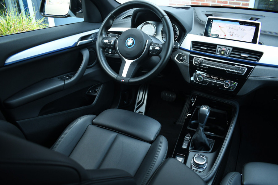 BMW X1 xDrive25e 220pk M-Sport 19inch Leder Stuurverw LED El-klep DAB BTW-auto!