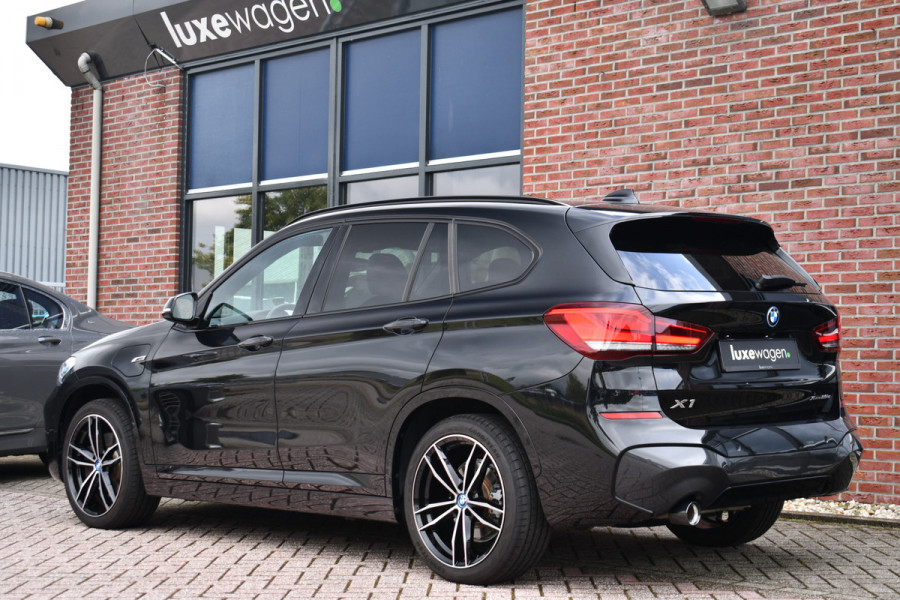 BMW X1 xDrive25e 220pk M-Sport 19inch Leder Stuurverw LED El-klep DAB BTW-auto!