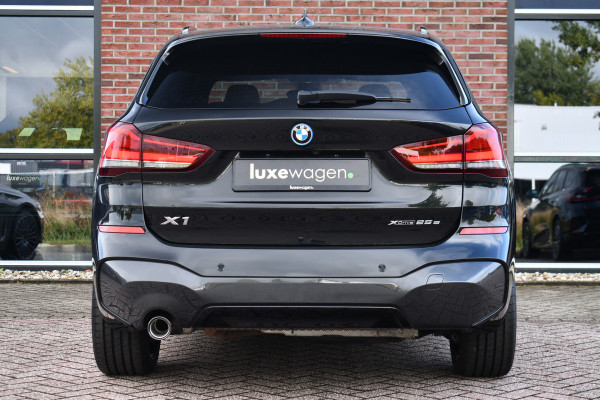 BMW X1 xDrive25e 220pk M-Sport 19inch Leder Stuurverw LED El-klep DAB BTW-auto!