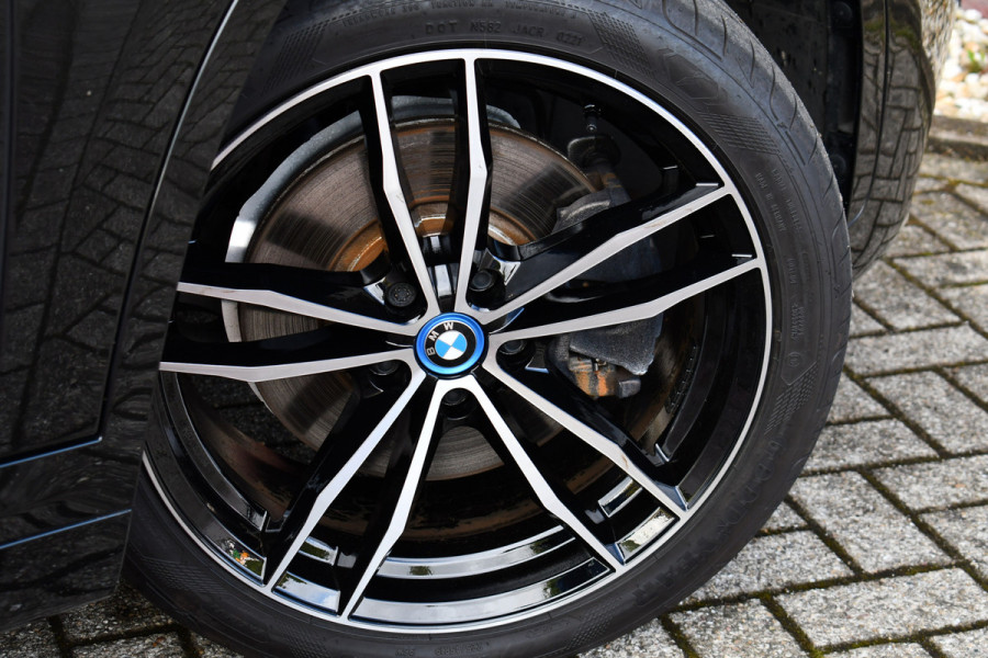BMW X1 xDrive25e 220pk M-Sport 19inch Leder Stuurverw LED El-klep DAB BTW-auto!