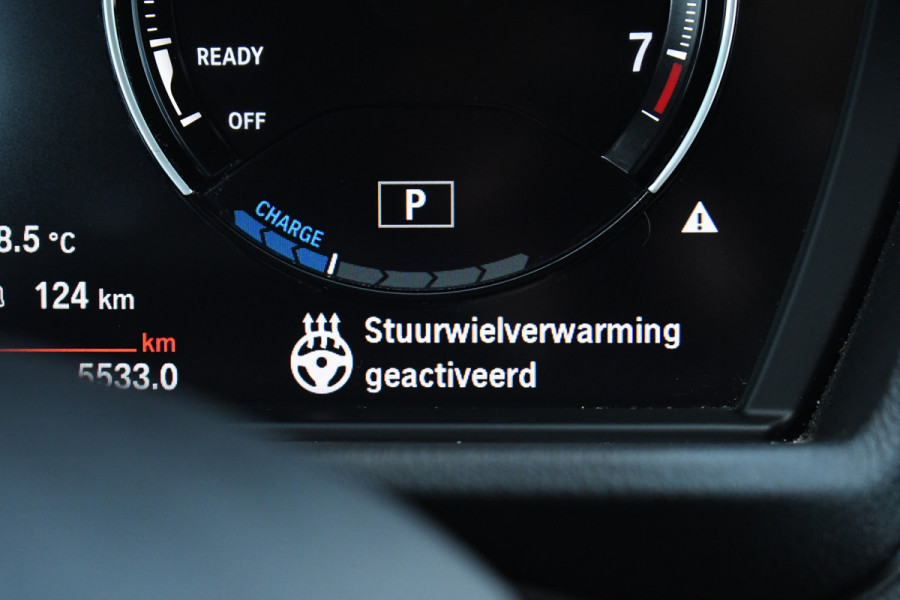 BMW X1 xDrive25e 220pk M-Sport 19inch Leder Stuurverw LED El-klep DAB BTW-auto!
