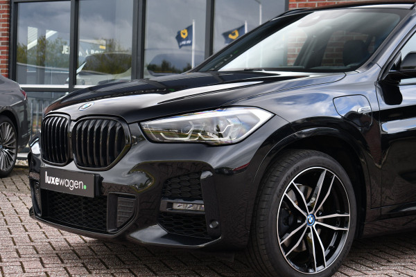 BMW X1 xDrive25e 220pk M-Sport 19inch Leder Stuurverw LED El-klep DAB BTW-auto!