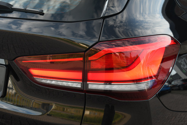 BMW X1 xDrive25e 220pk M-Sport 19inch Leder Stuurverw LED El-klep DAB BTW-auto!
