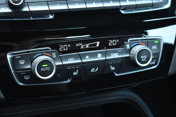 BMW X1 xDrive25e 220pk M-Sport 19inch Leder Stuurverw LED El-klep DAB BTW-auto!