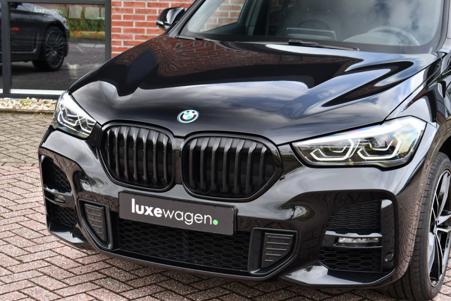 BMW X1 xDrive25e 220pk M-Sport 19inch Leder Stuurverw LED El-klep DAB BTW-auto!