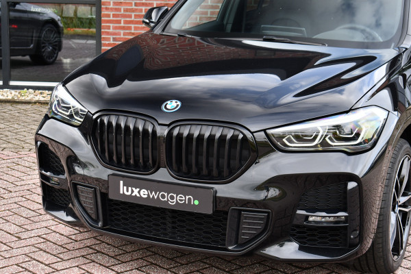 BMW X1 xDrive25e 220pk M-Sport 19inch Leder Stuurverw LED El-klep DAB BTW-auto!