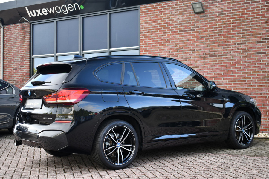BMW X1 xDrive25e 220pk M-Sport 19inch Leder Stuurverw LED El-klep DAB BTW-auto!