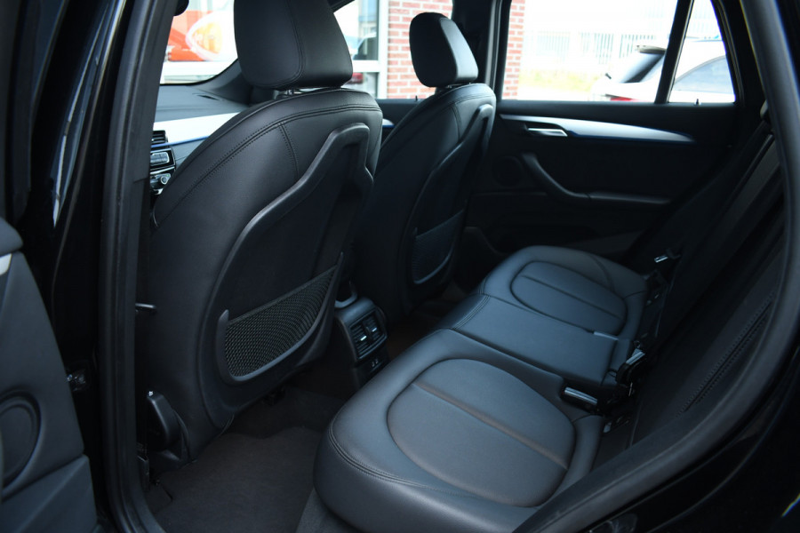 BMW X1 xDrive25e 220pk M-Sport 19inch Leder Stuurverw LED El-klep DAB BTW-auto!