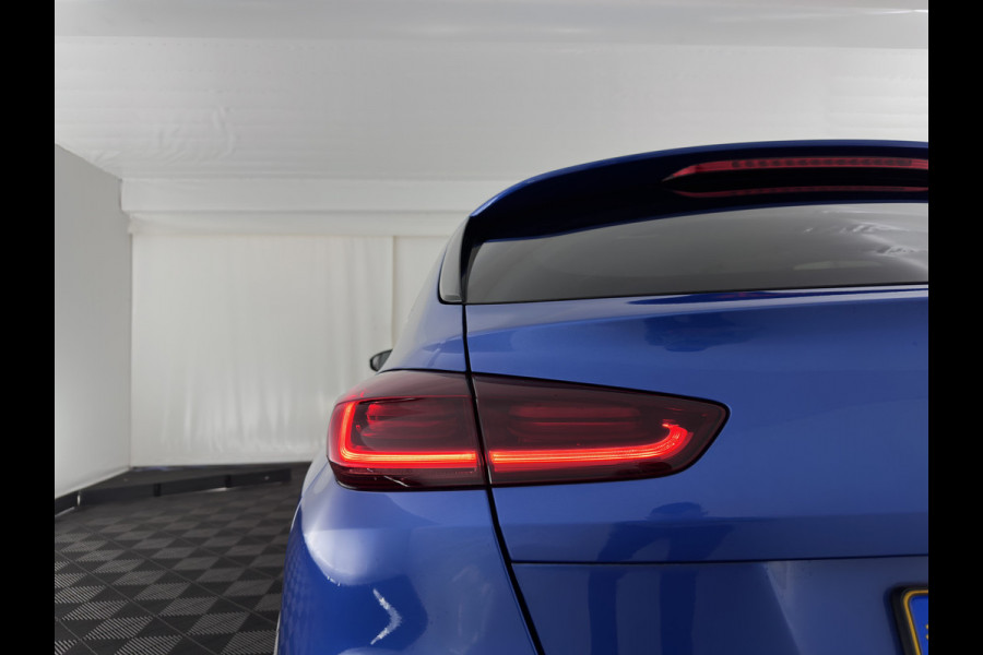 Kia Xceed 1.6 GDi PHEV DynamicPlusLine (Plug-In) {SoH-97%} (INCL-BTW ) Aut.*LEATHER-FABRIC | FULL-LED | KEYLESS | NAVI-FULLMAP | HEATED-SPORTSEATS | CAMERA | DAB | LANE-ASSIST | CRUISE | PRIVACY-GLASS | 16''ALU*