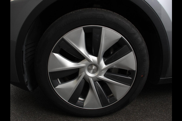 Tesla Model Y Long Range AWD 75 kWh Climate control Adaptieve cruise control Achteruitrijcamera Panoramadak Keyless Stuurverwarming Stoelverwarming LED Navigatie Parkeersensoren
