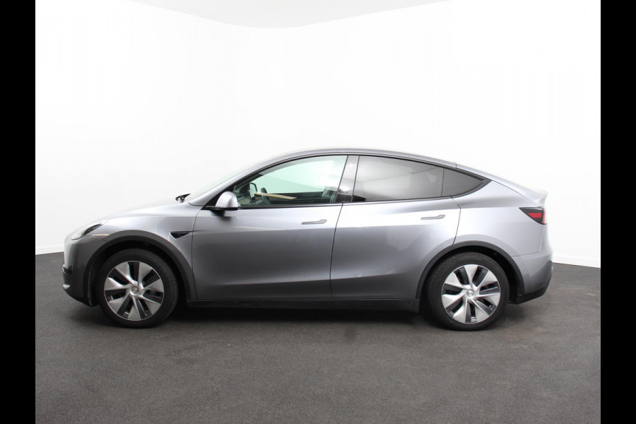 Tesla Model Y Long Range AWD 75 kWh Climate control Adaptieve cruise control Achteruitrijcamera Panoramadak Keyless Stuurverwarming Stoelverwarming LED Navigatie Parkeersensoren