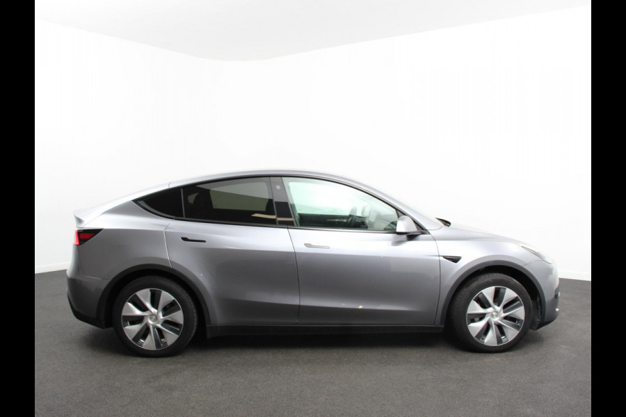 Tesla Model Y Long Range AWD 75 kWh Climate control Adaptieve cruise control Achteruitrijcamera Panoramadak Keyless Stuurverwarming Stoelverwarming LED Navigatie Parkeersensoren