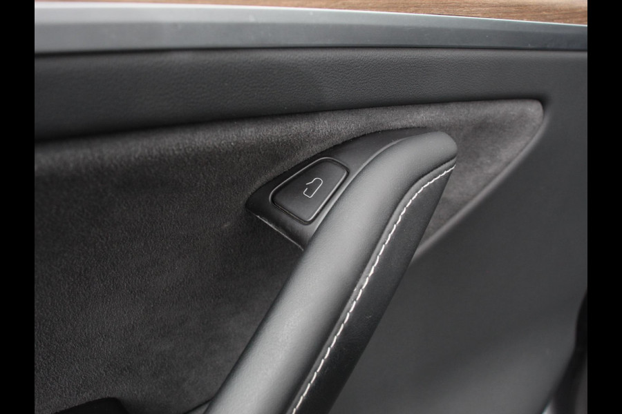 Tesla Model Y Long Range AWD 75 kWh Climate control Adaptieve cruise control Achteruitrijcamera Panoramadak Keyless Stuurverwarming Stoelverwarming LED Navigatie Parkeersensoren