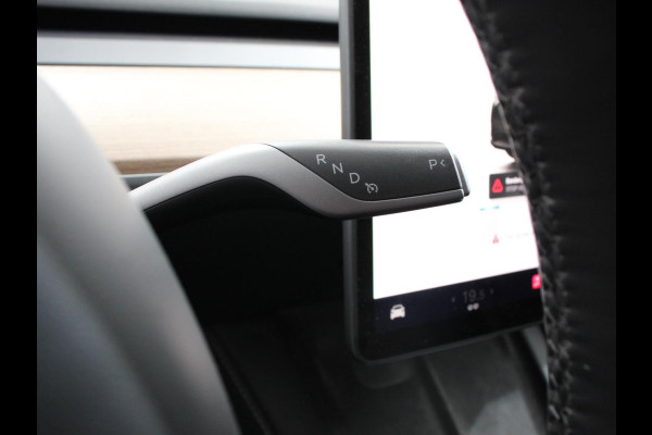 Tesla Model Y Long Range AWD 75 kWh Climate control Adaptieve cruise control Achteruitrijcamera Panoramadak Keyless Stuurverwarming Stoelverwarming LED Navigatie Parkeersensoren