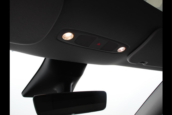 Tesla Model Y Long Range AWD 75 kWh Climate control Adaptieve cruise control Achteruitrijcamera Panoramadak Keyless Stuurverwarming Stoelverwarming LED Navigatie Parkeersensoren
