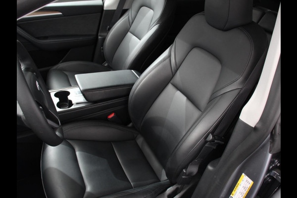 Tesla Model Y Long Range AWD 75 kWh Climate control Adaptieve cruise control Achteruitrijcamera Panoramadak Keyless Stuurverwarming Stoelverwarming LED Navigatie Parkeersensoren