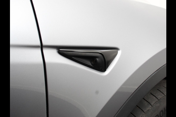 Tesla Model Y Long Range AWD 75 kWh Climate control Adaptieve cruise control Achteruitrijcamera Panoramadak Keyless Stuurverwarming Stoelverwarming LED Navigatie Parkeersensoren