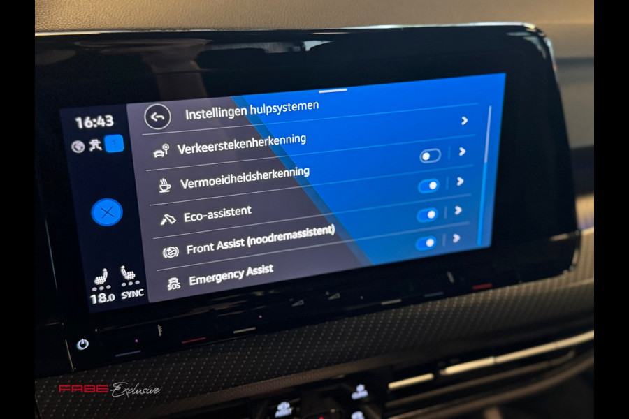 Volkswagen Golf 2.0 TSI R 4Motion / H/K / IQ Lights / HUD / Pano / Camera / Stuurverwarming