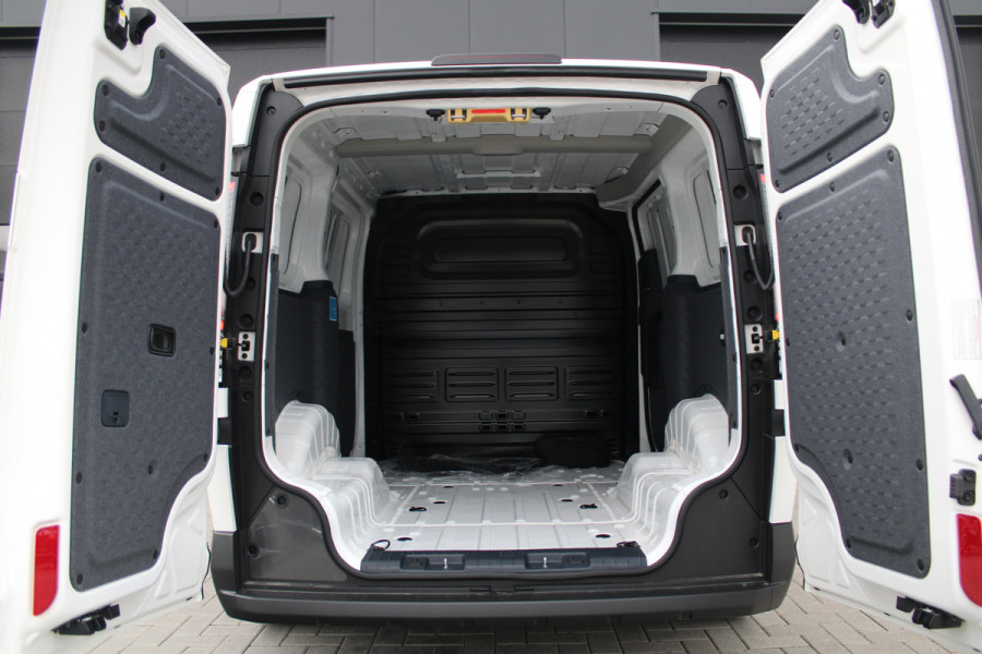 Kia PV5 L2H1 Plus 71.2 kWh 164pk - 416km WLTP - Stoel/Stuurverwarming - Keyless - V2L - Camera - ACC met stuurhulp - Rijklaar