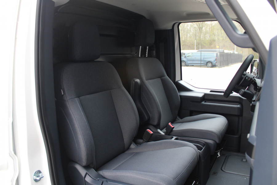 Kia PV5 L2H1 Plus 71.2 kWh 164pk - 416km WLTP - Stoel/Stuurverwarming - Keyless - V2L - Camera - ACC met stuurhulp - Rijklaar