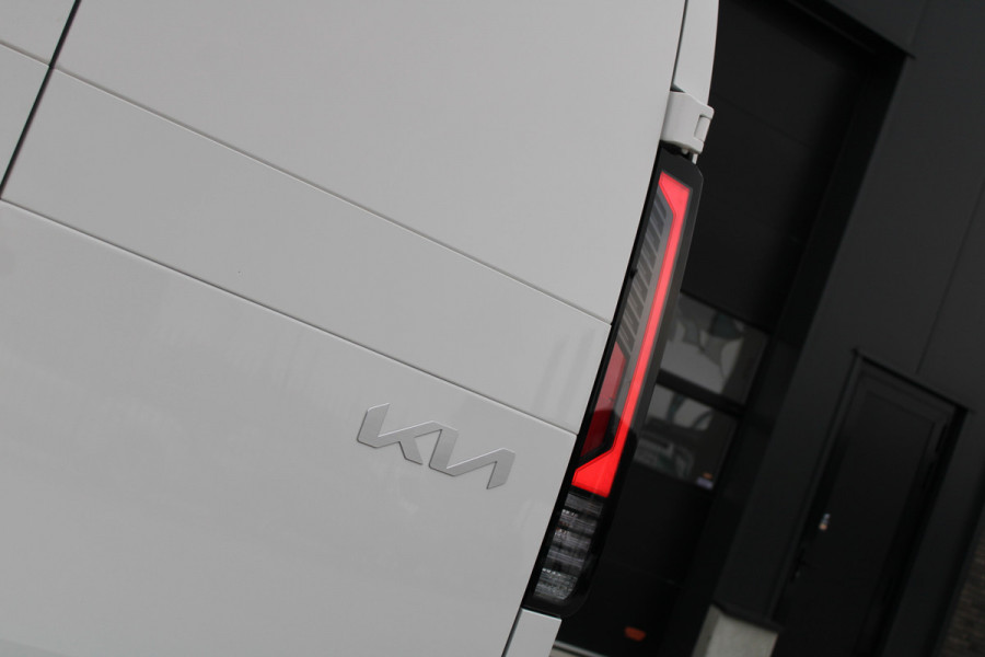 Kia PV5 L2H1 Plus 71.2 kWh 164pk - 416km WLTP - Stoel/Stuurverwarming - Keyless - V2L - Camera - ACC met stuurhulp - Rijklaar
