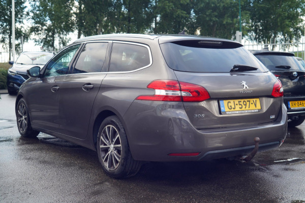 Volvo V40 Cross Country 1.5 T3 Dynamic Edition / 33dkm NAP / Pano / Automaat / Stoelverw. / NL-Auto