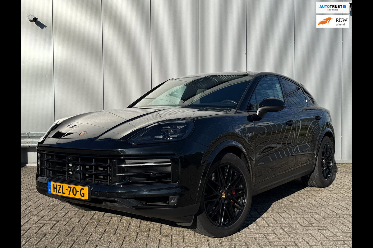 Porsche Cayenne Coupé 3.0 E-Hybrid | Sport Chrono | Panodak | Passagiersdisplay | Bose Audio | Luchtvering | Facelift | BOMVOL