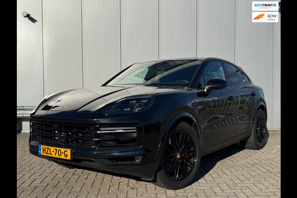 Porsche Cayenne Coupé 3.0 E-Hybrid | Sport Chrono | Panodak | Passagiersdisplay | Bose Audio | Luchtvering | Facelift | BOMVOL