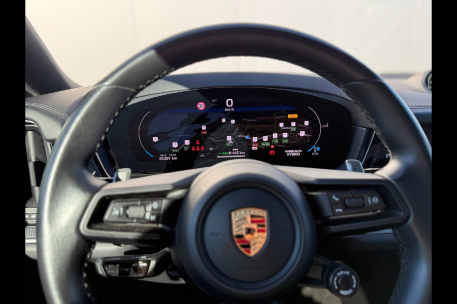 Porsche Cayenne Coupé 3.0 E-Hybrid | Sport Chrono | Panodak | Passagiersdisplay | Bose Audio | Luchtvering | Facelift | BOMVOL