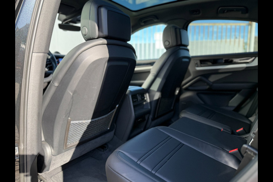Porsche Cayenne Coupé 3.0 E-Hybrid | Sport Chrono | Panodak | Passagiersdisplay | Bose Audio | Luchtvering | Facelift | BOMVOL