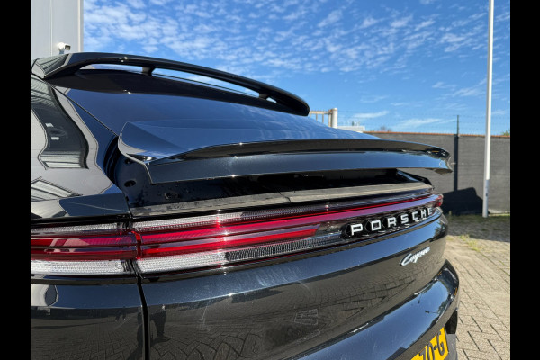 Porsche Cayenne Coupé 3.0 E-Hybrid | Sport Chrono | Panodak | Passagiersdisplay | Bose Audio | Luchtvering | Facelift | BOMVOL