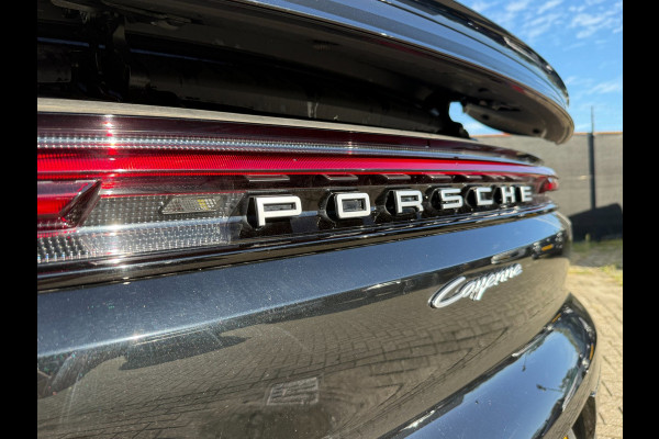 Porsche Cayenne Coupé 3.0 E-Hybrid | Sport Chrono | Panodak | Passagiersdisplay | Bose Audio | Luchtvering | Facelift | BOMVOL
