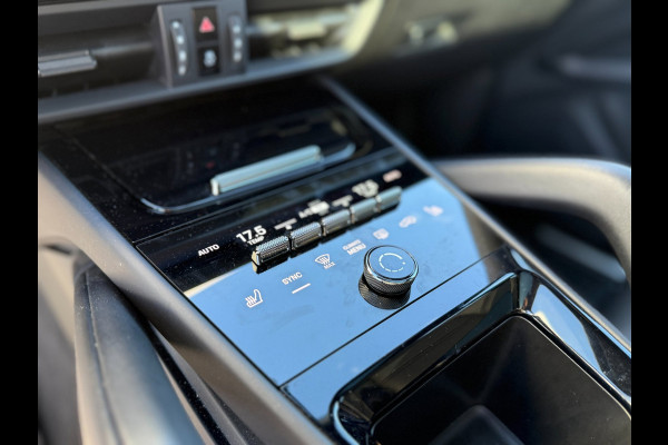 Porsche Cayenne Coupé 3.0 E-Hybrid | Sport Chrono | Panodak | Passagiersdisplay | Bose Audio | Luchtvering | Facelift | BOMVOL
