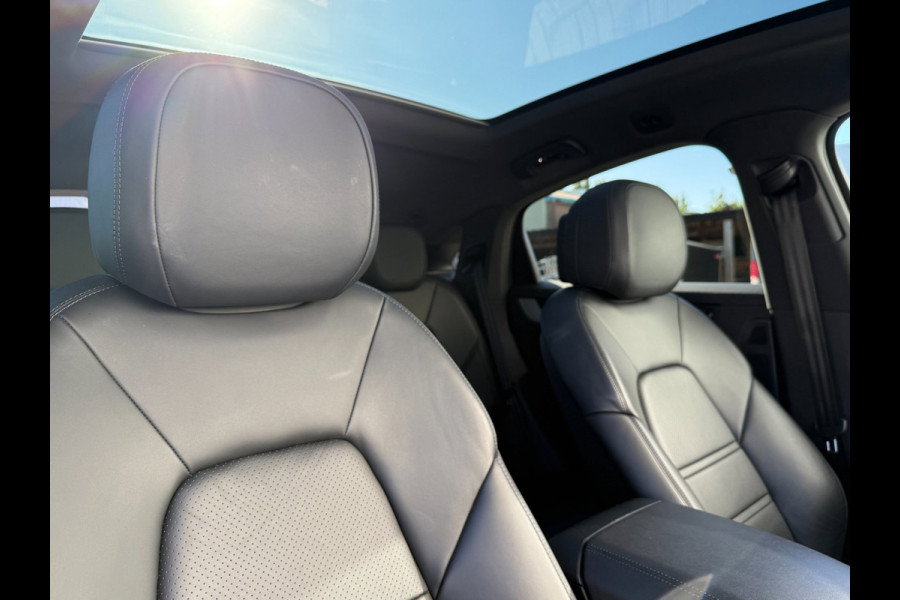 Porsche Cayenne Coupé 3.0 E-Hybrid | Sport Chrono | Panodak | Passagiersdisplay | Bose Audio | Luchtvering | Facelift | BOMVOL