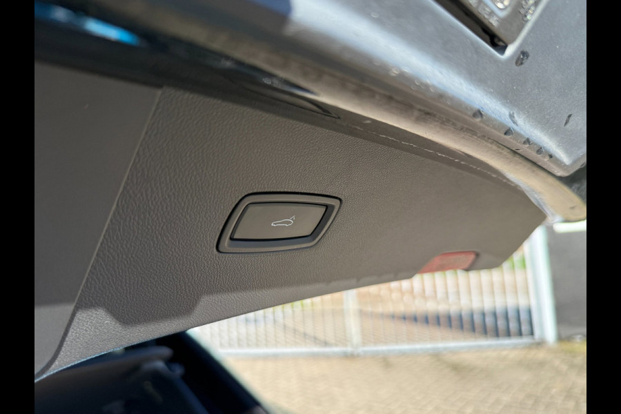 Porsche Cayenne Coupé 3.0 E-Hybrid | Sport Chrono | Panodak | Passagiersdisplay | Bose Audio | Luchtvering | Facelift | BOMVOL