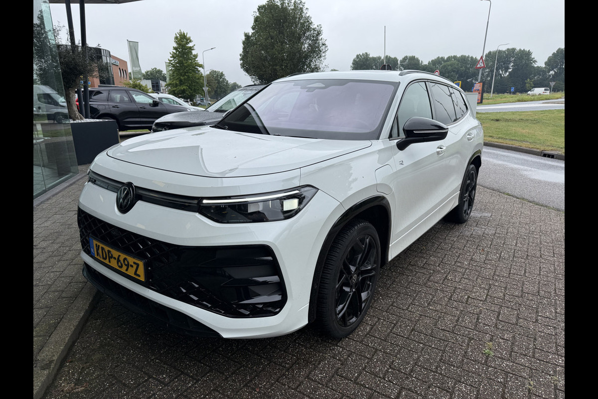 Volkswagen Tayron eHybrid R-Line Edition ** Leder ** Panodak ** Memory ** HUD NP 67K