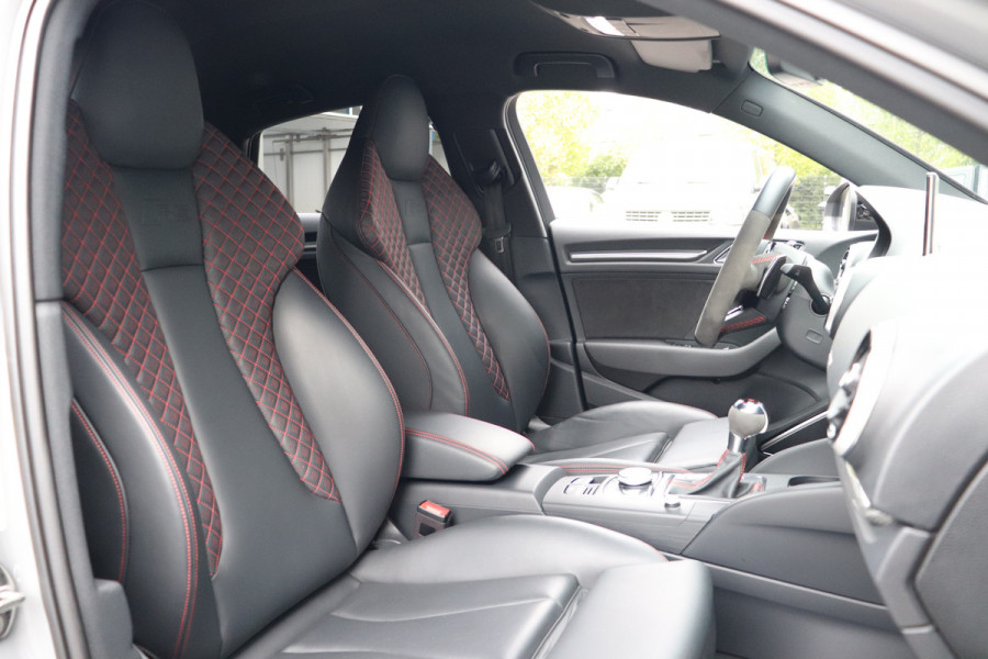 Audi RS3 Limousine 2.5 TFSI Quattro B&O Virtual RS Sportstoelen