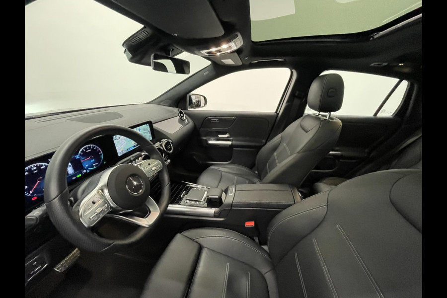 Mercedes-Benz GLA 250 e AMG Line PHEV Automaat Panorama dak 360 Camera Adaptieve Led Leder Interieur elektrische Achterklep Carplay/Android Auto Navigatie