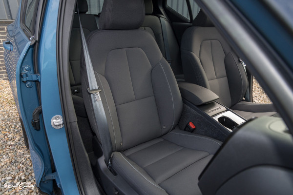 Volvo XC40 Recharge Ultimate 70 kWh | Panoramadak | Adaptieve cruise | Blis | Memory | Harman Kardon |