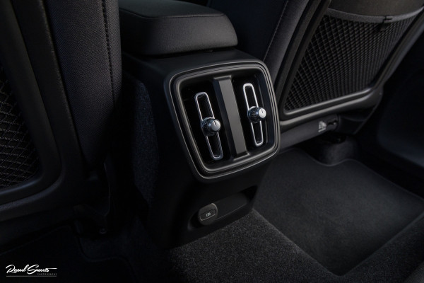 Volvo XC40 Recharge Ultimate 70 kWh | Panoramadak | Adaptieve cruise | Blis | Memory | Harman Kardon |