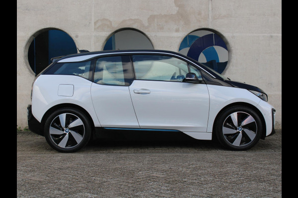 BMW i3 Basis 94Ah 33 kWh | STOELVERWARMING | NAVIGATIE | ACHTERUITRIJCAMERA |