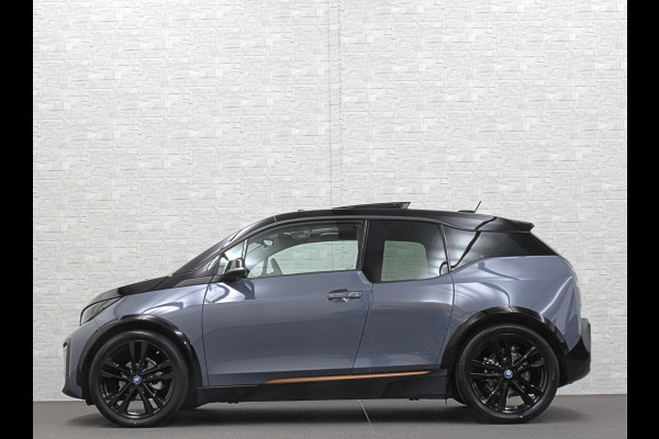 BMW i3 Unique Forever Edition 120Ah Sport-Pakket | Navi-Prof | Warmtepomp | 94% SOH | Snel Laden | Panorama | Camera | LED | Leder | 20'' | Stoelverwarming |